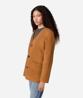 Abrigo de piel de oveja merina afieltrada