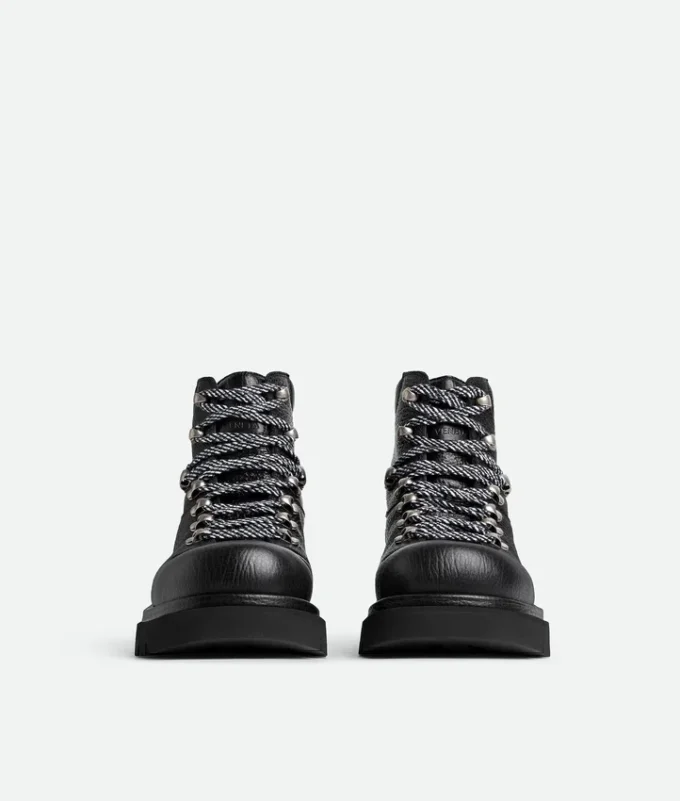 Botas de senderismo con suela de tacos