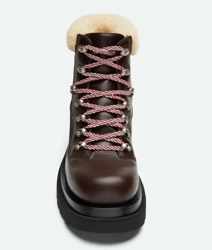 Botas de senderismo con suela de tacos