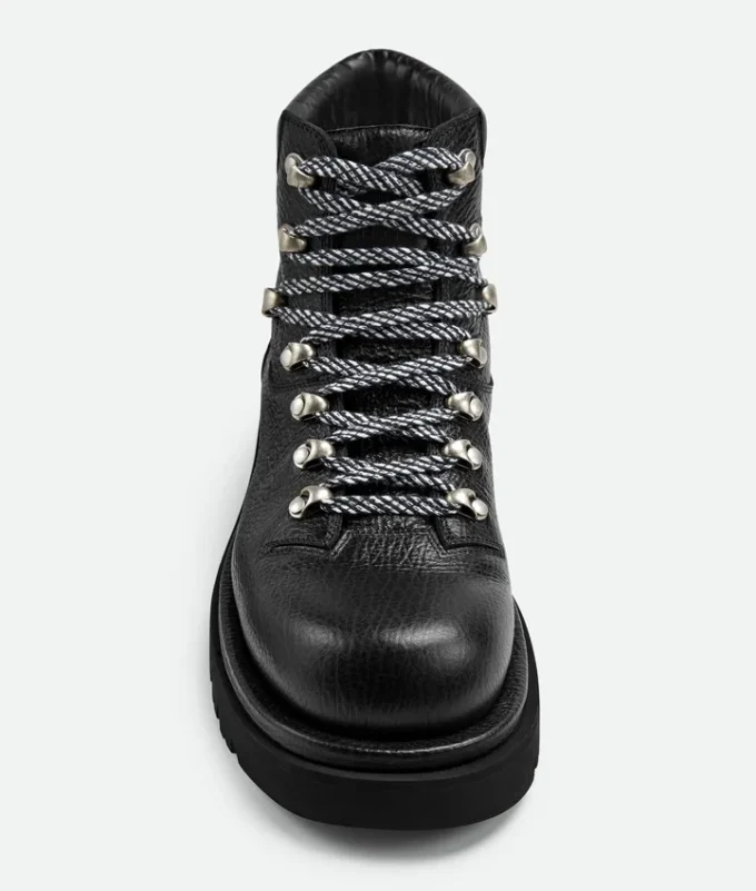 Botas de senderismo con suela de tacos