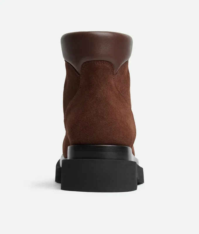 Botas de senderismo con suela de tacos