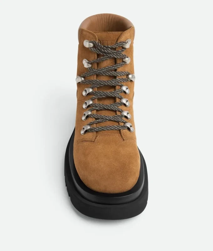 Botas de senderismo con suela de tacos