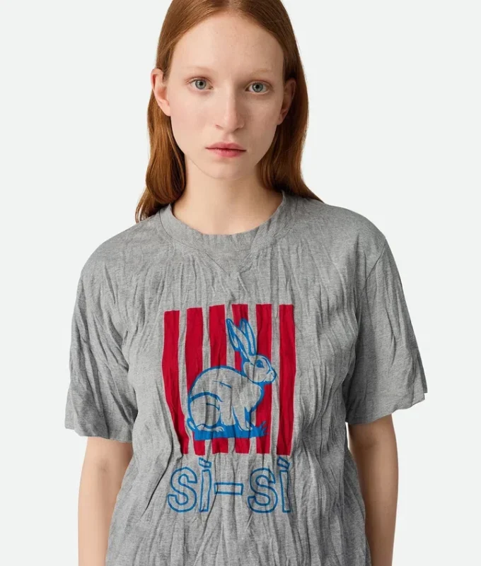 Camiseta de jersey de algodón estampado con efecto arrugado