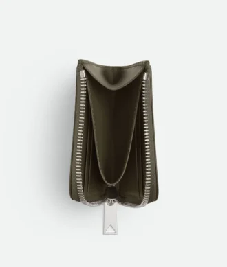 Cartera cuadrada con cremallera y estampado Intrecciato