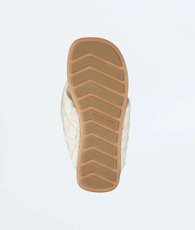 Chanclas planas de salsa