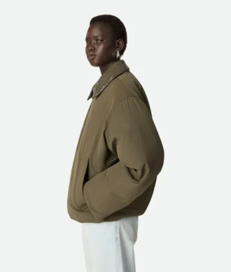 Chaqueta acolchada de nailon técnico