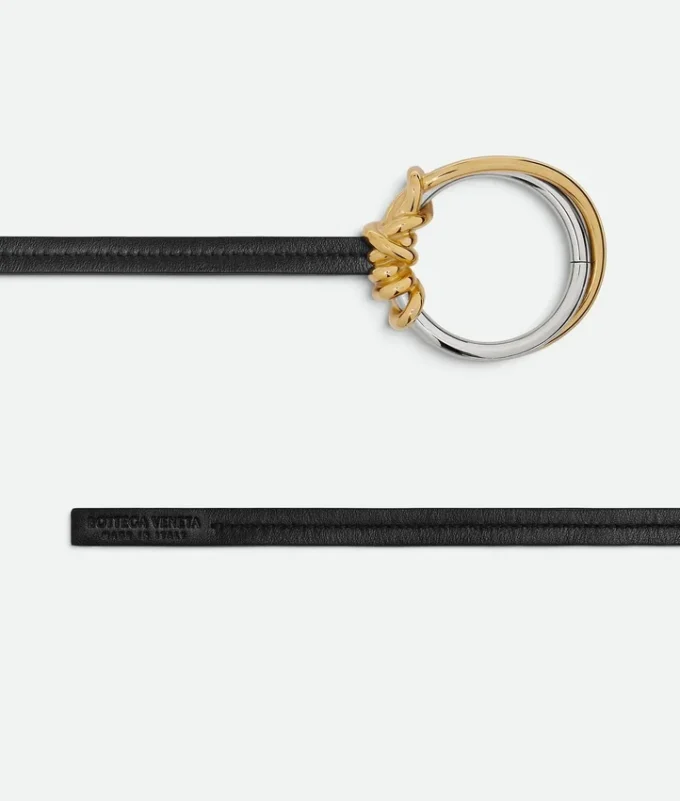 Cinturón con anilla y nudo