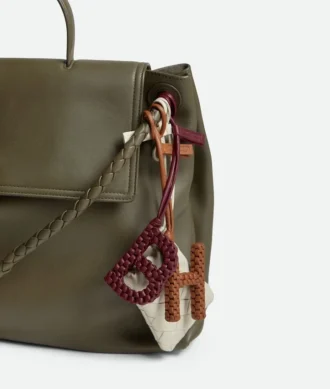 Colgante con la letra B