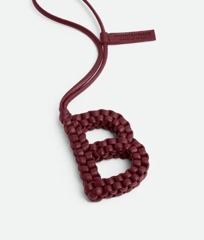 Colgante con la letra B