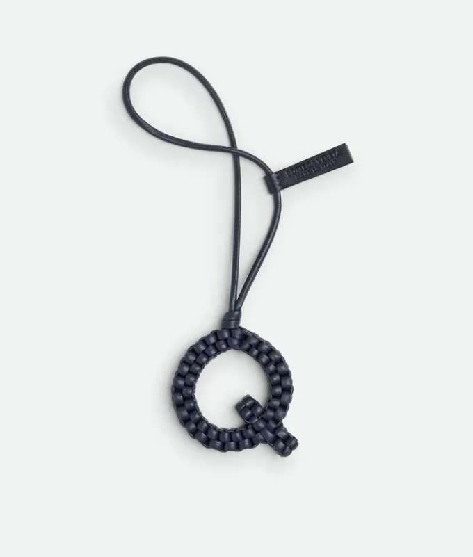 Colgante con la letra Q