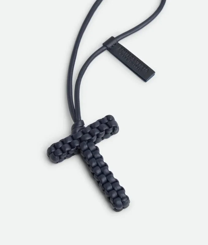 Colgante con la letra T