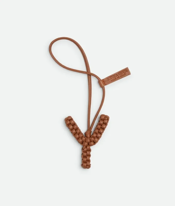 Colgante con la letra Y