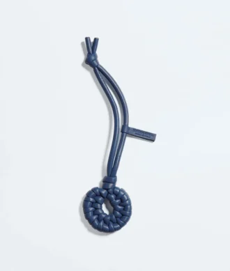 Colgante con nudo en forma de concha