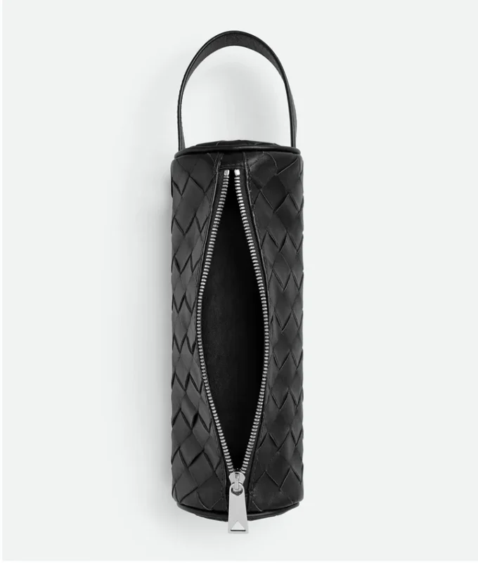 Estuche cilíndrico de piel Intrecciato