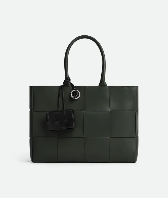 Estuche tipo Cassette para AirPods con correa