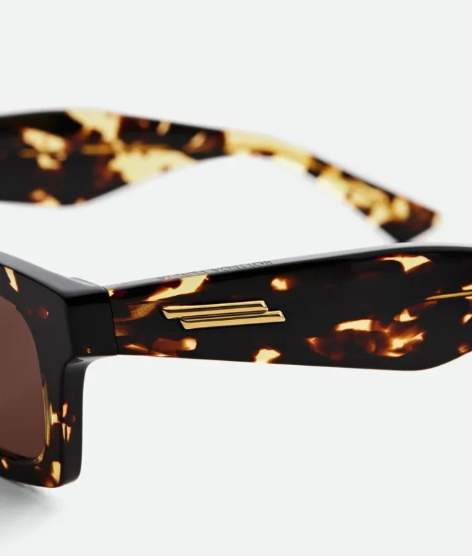 Gafas de sol clásicas de forma cuadrada