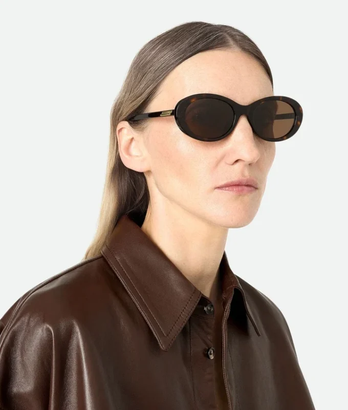 Gafas de sol ovaladas clásicas