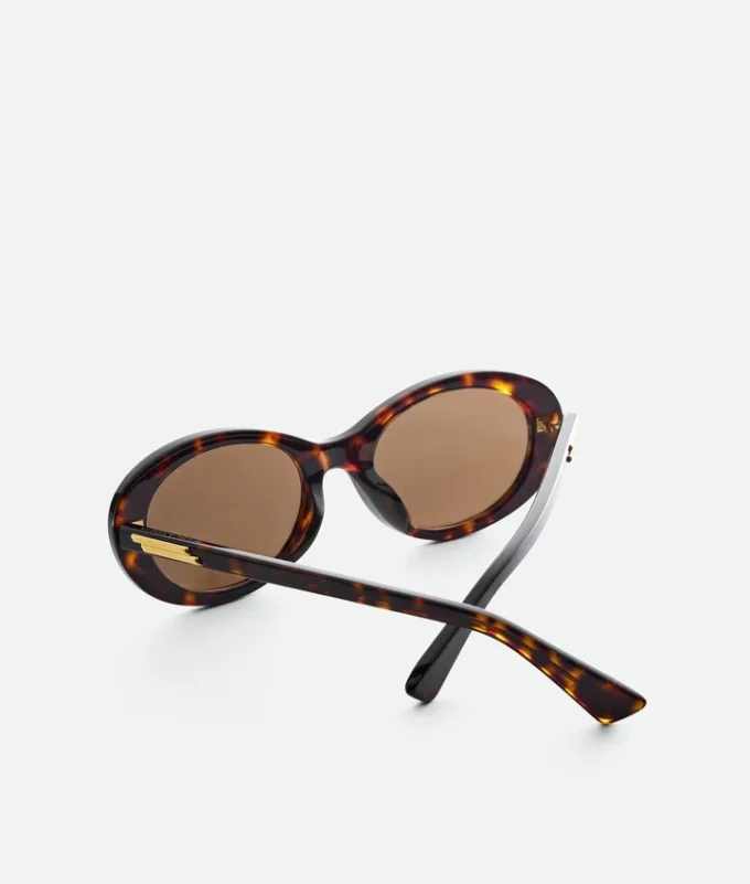 Gafas de sol ovaladas clásicas