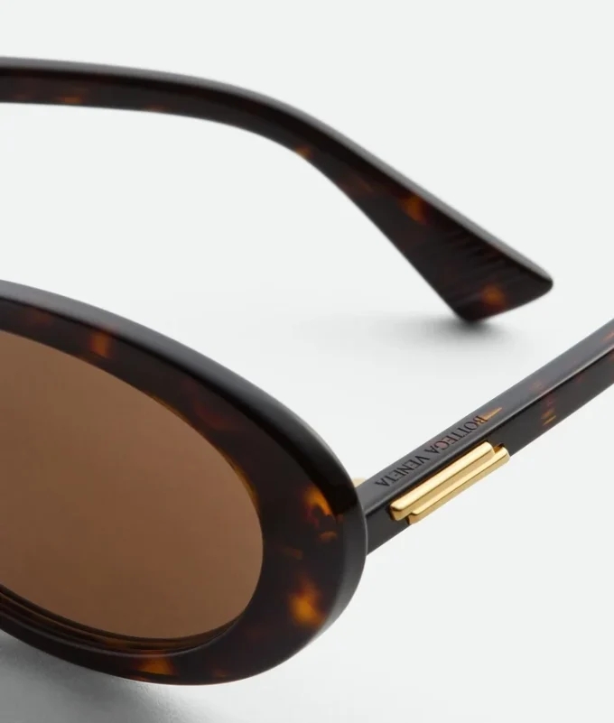 Gafas de sol ovaladas clásicas