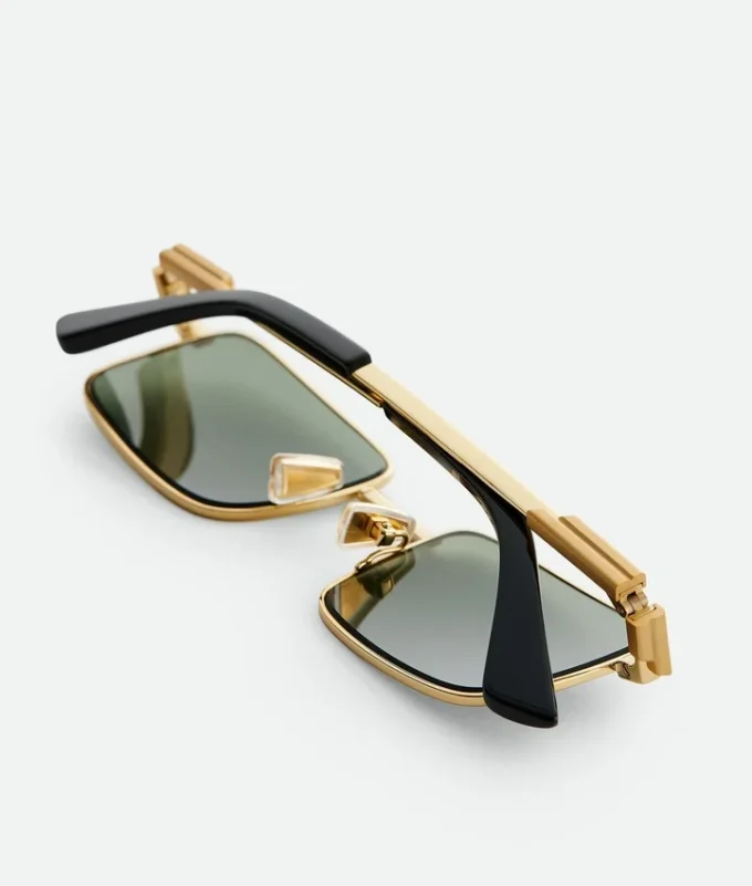 Gafas de sol rectangulares clásicas