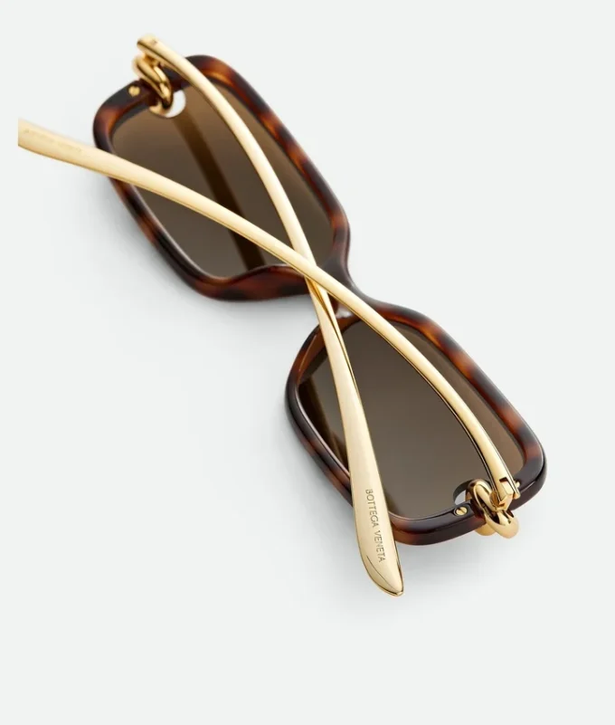 Gafas de sol rectangulares con nudo