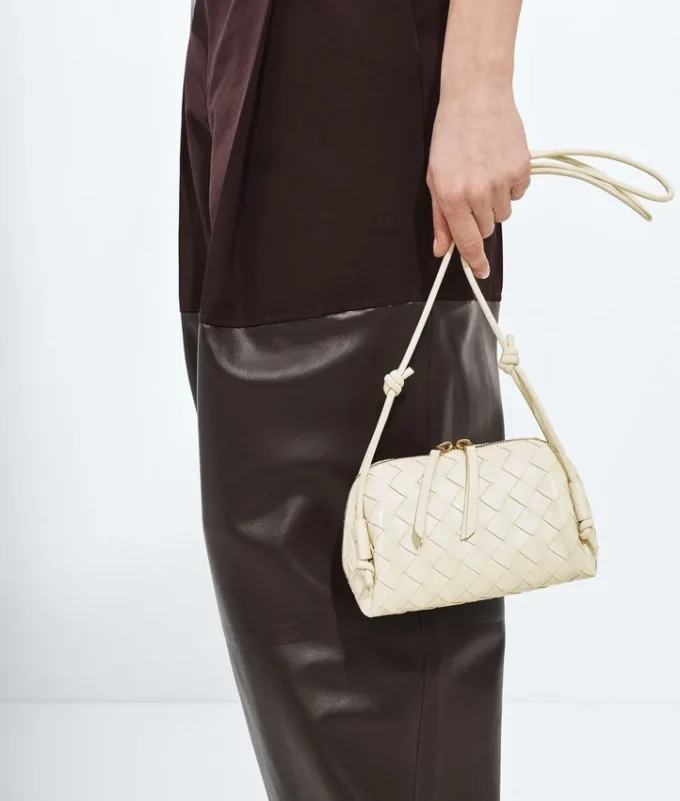 Intrecciato Concert Pouch