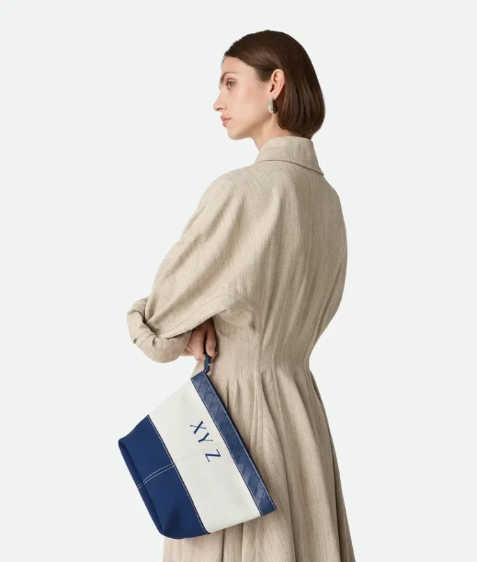 Medium Pouch with flap