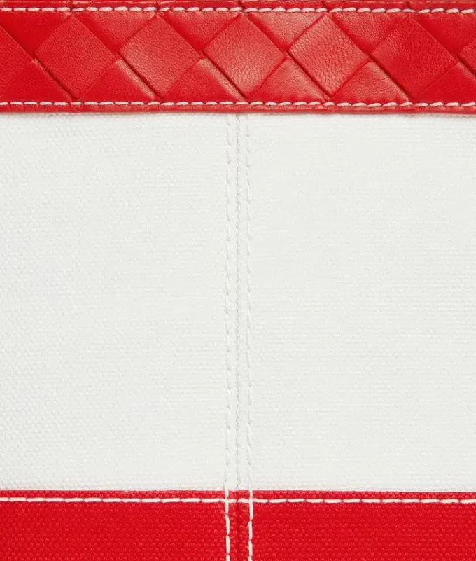 Medium Pouch with flap