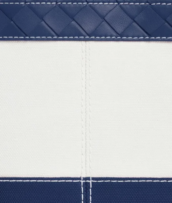 Medium Pouch with flap