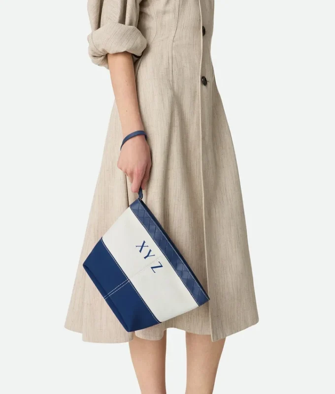 Medium Pouch with flap