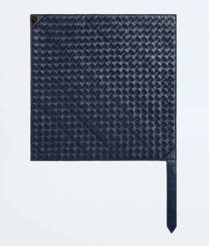 Pañuelo de cuero Intrecciato