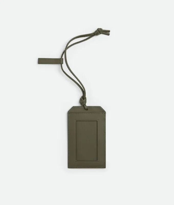 Portacredenciales con correa