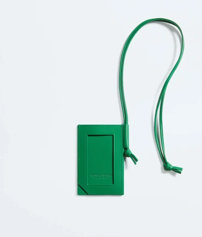 Portacredenciales Intrecciato con estampado