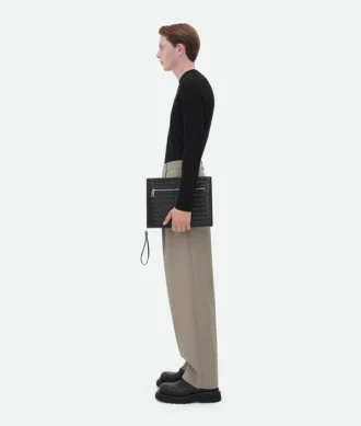 Portadocumentos Intrecciato con correa de muñeca