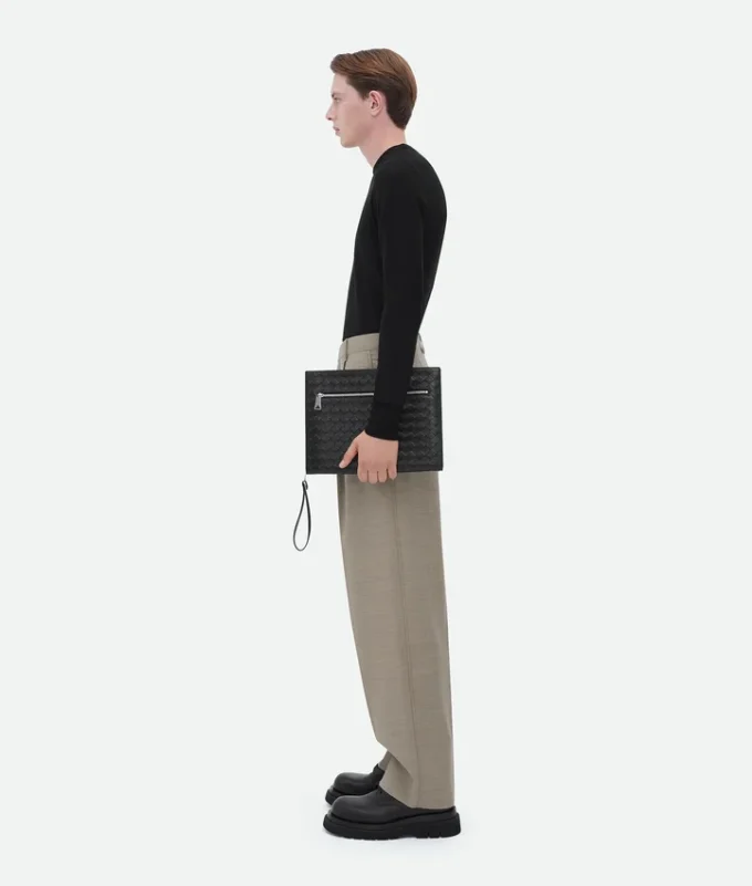 Portadocumentos Intrecciato con correa de muñeca