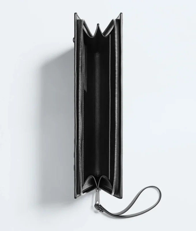 Portadocumentos Intrecciato con correa de muñeca