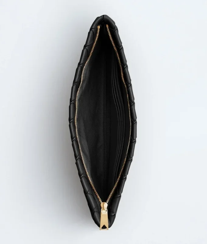 Pouch pequeña Intrecciato