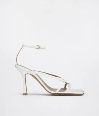 Sandalias con tiras elásticas