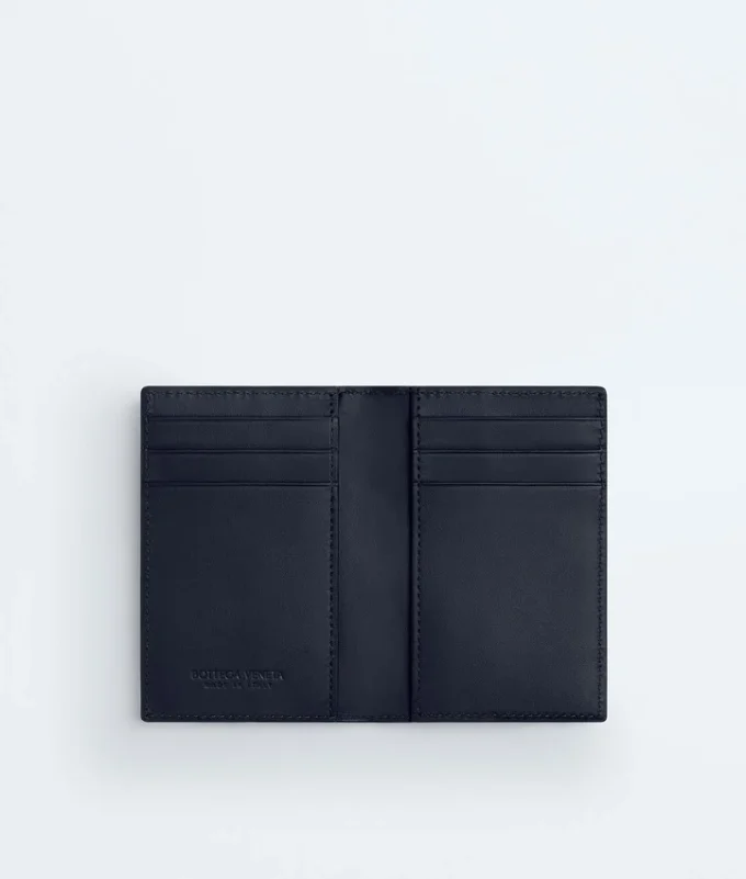 Tarjetero con solapa