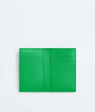 Tarjetero con solapa tipo Cassette