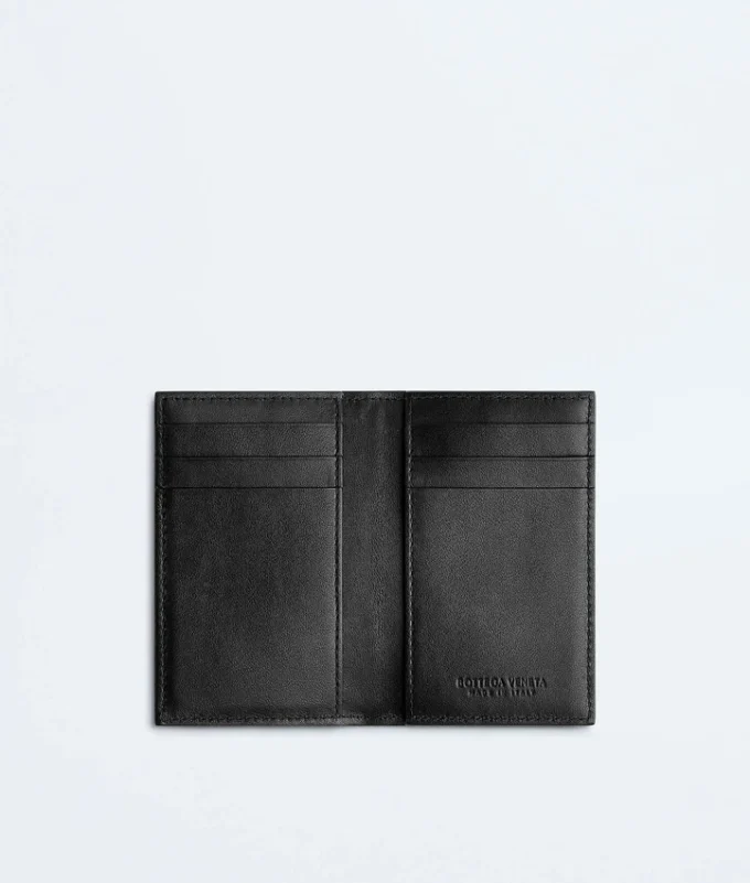 Tarjetero con solapa tipo Cassette