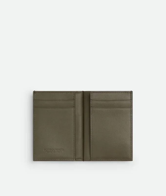 Tarjetero con solapa tipo Cassette