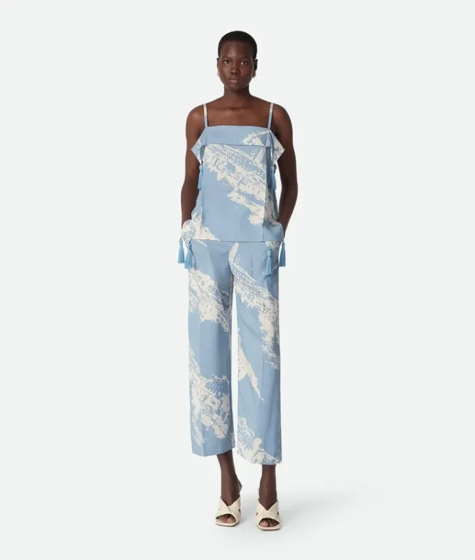 Top de seda con estampado de postal italiana