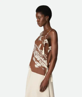 Top de seda con estampado de postal italiana