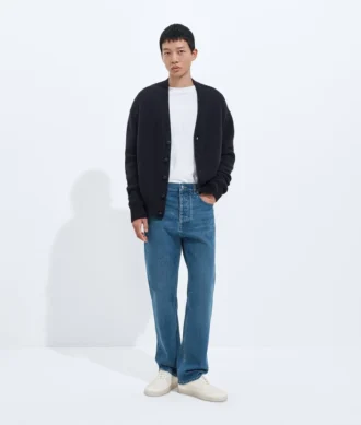 Vaqueros de pierna recta en índigo medio