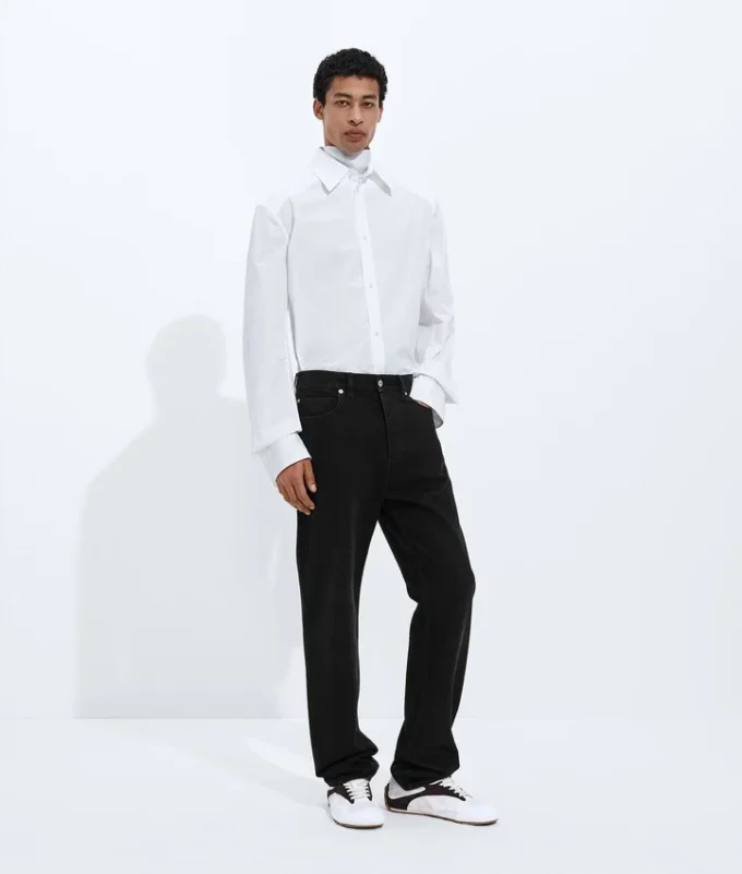 Vaqueros rectos negros desgastados